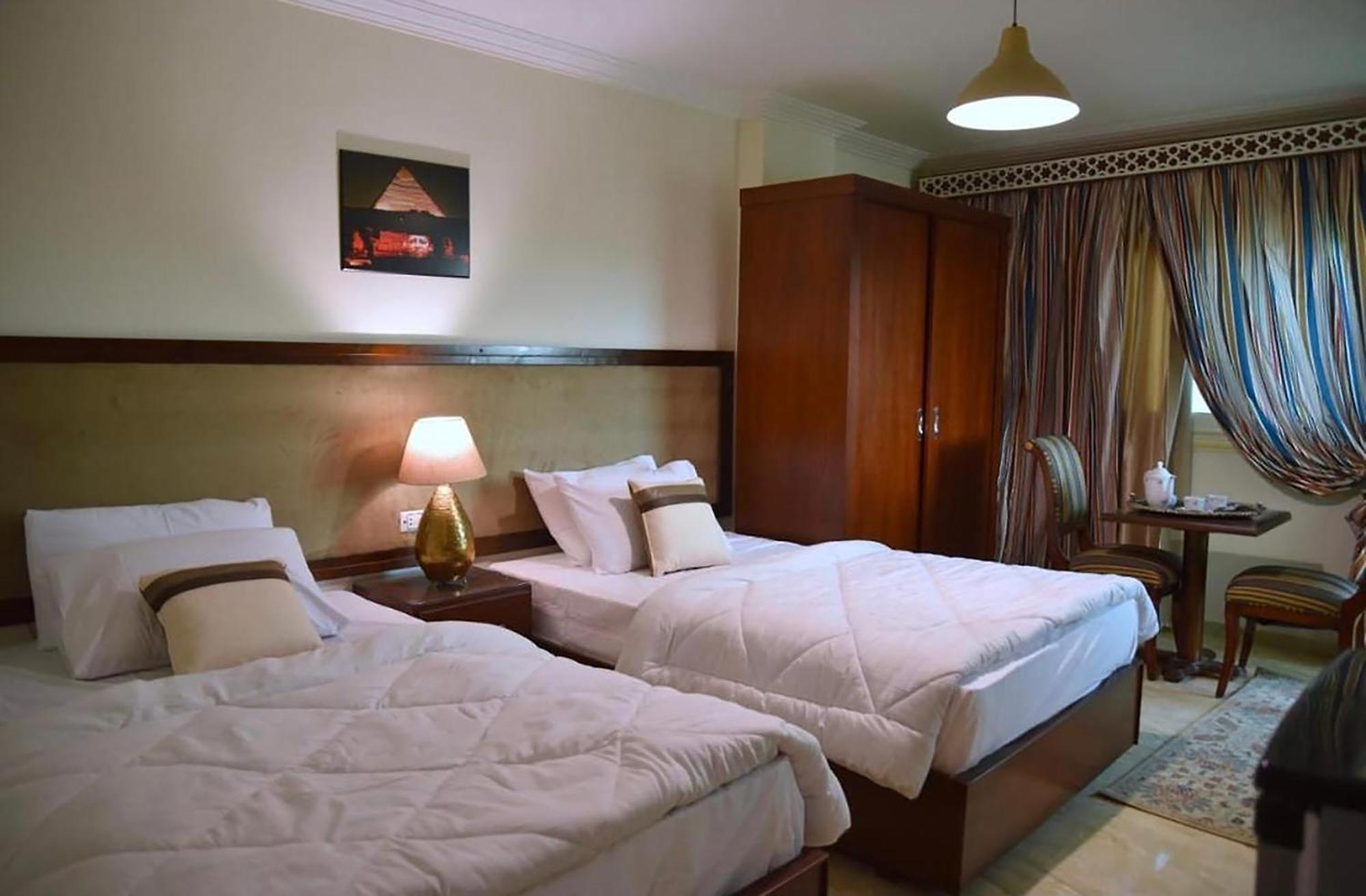 Flower Pyramids Inn Kafrat al Jabal ภายนอก รูปภาพ