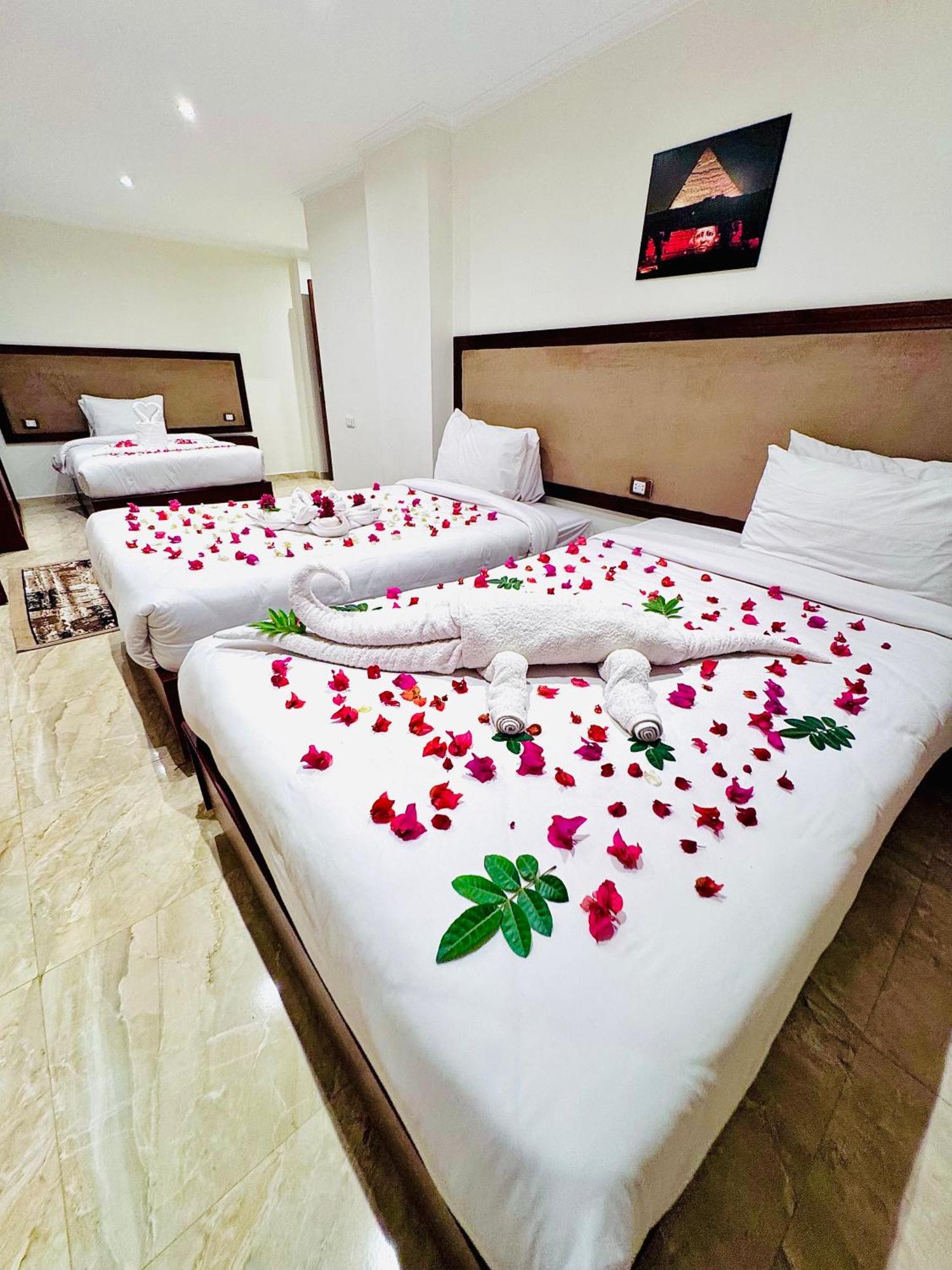 Flower Pyramids Inn Kafrat al Jabal ภายนอก รูปภาพ