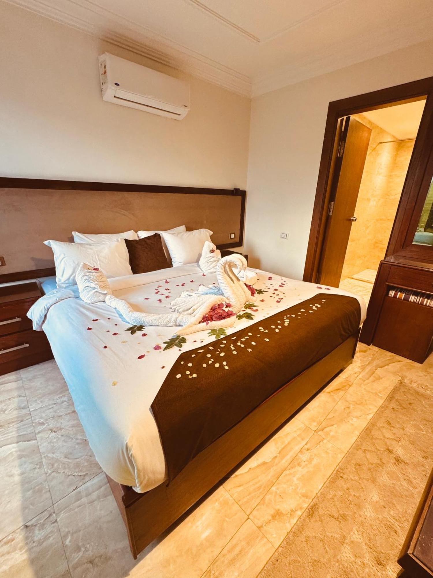 Flower Pyramids Inn Kafrat al Jabal ภายนอก รูปภาพ